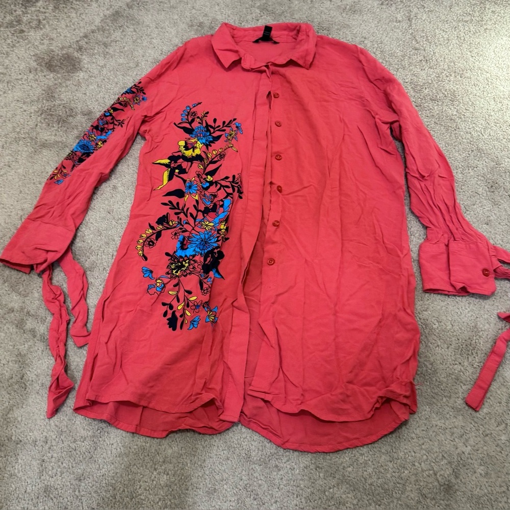Women’s Button Down Lkng Sleeve Shirt Graphic Floral Print Coral Red Size Medium